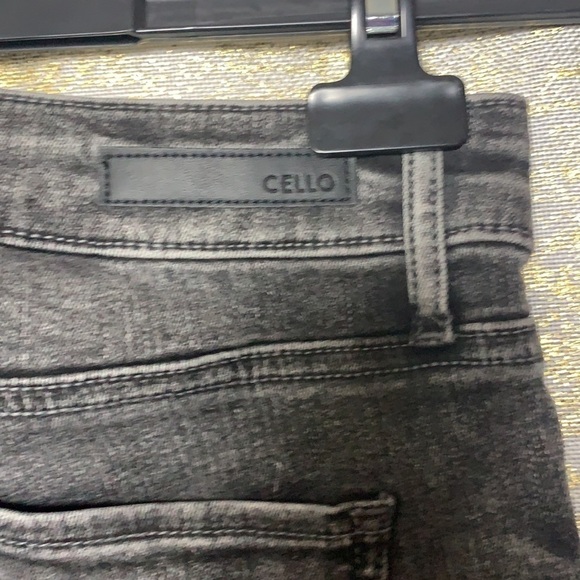 CELLO Grey Wash Mid Rise Straight Ankle Raw Hem Jeans Size 3 - Picture 10 of 14
